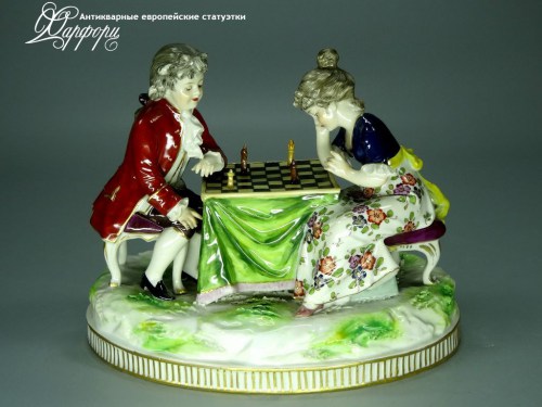Купить фарфоровую статуэтку Sevres Игра в шахматы